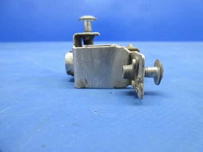 Cessna 150 / 150L Rotary Door Latch Clutch RH P/N 0412066-2 (1024-922)