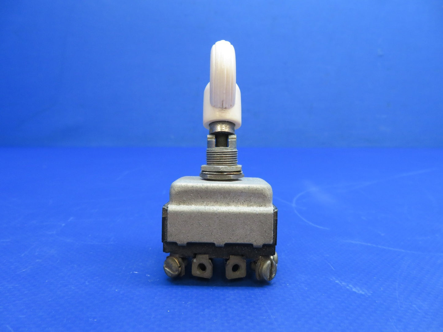 47031618