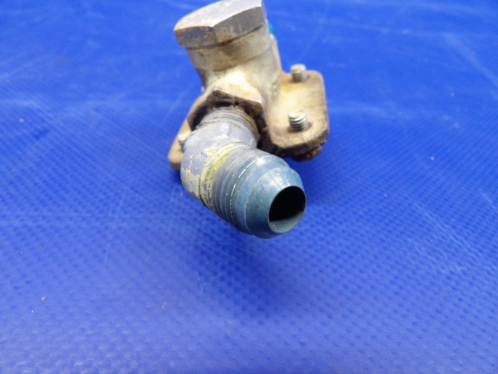 Globe GC-1B Swift Fuel Selector Valve And Handle P/N 11-420-3105 (0326-412)15