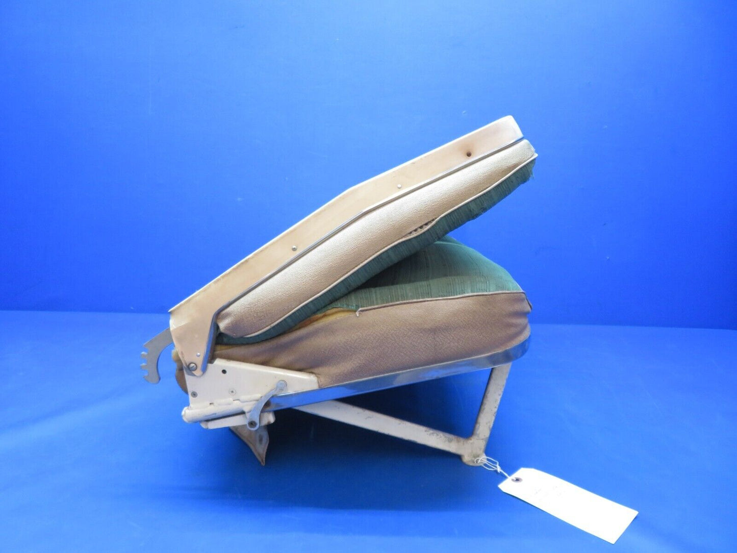 Cessna 172 / 172E Rear Seat Individually Reclining  P/N 0500210-28 (1123-246)