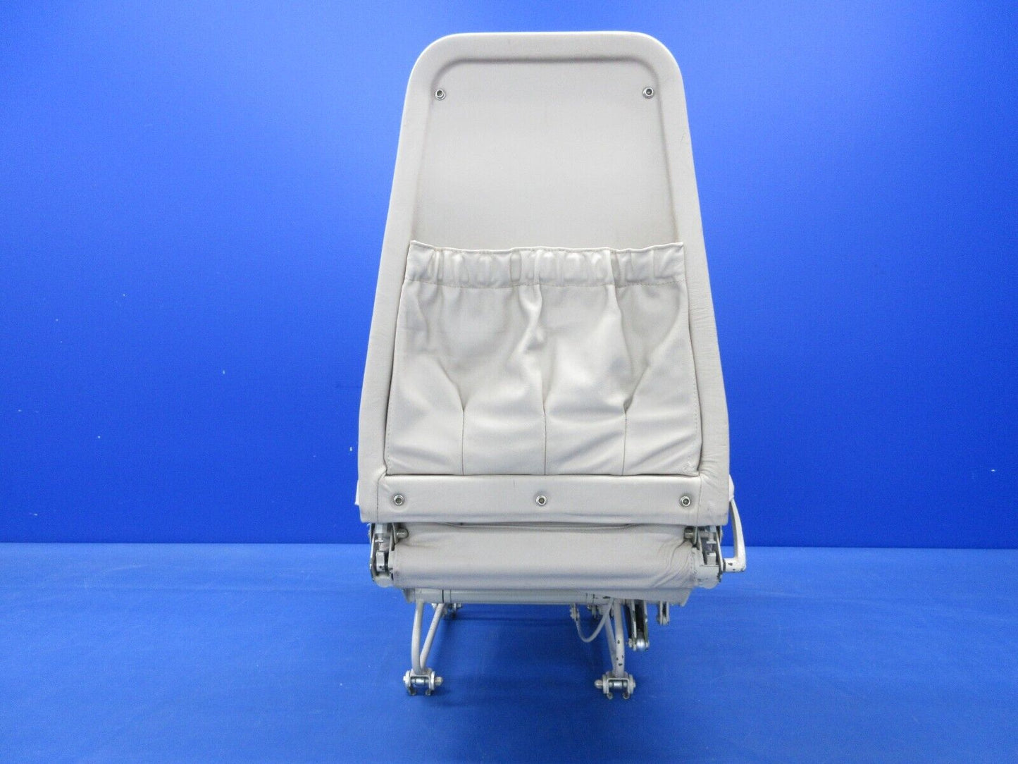 Piper PA-32RT-300T Vertical Adjust Front Pilot Seat Assy 79592-02 (0924-1424)