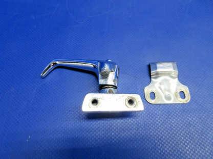 Cessna RH Cabin Door Window Latch & Striker Plate S1483-1, 0517002-1 (0926-859)3