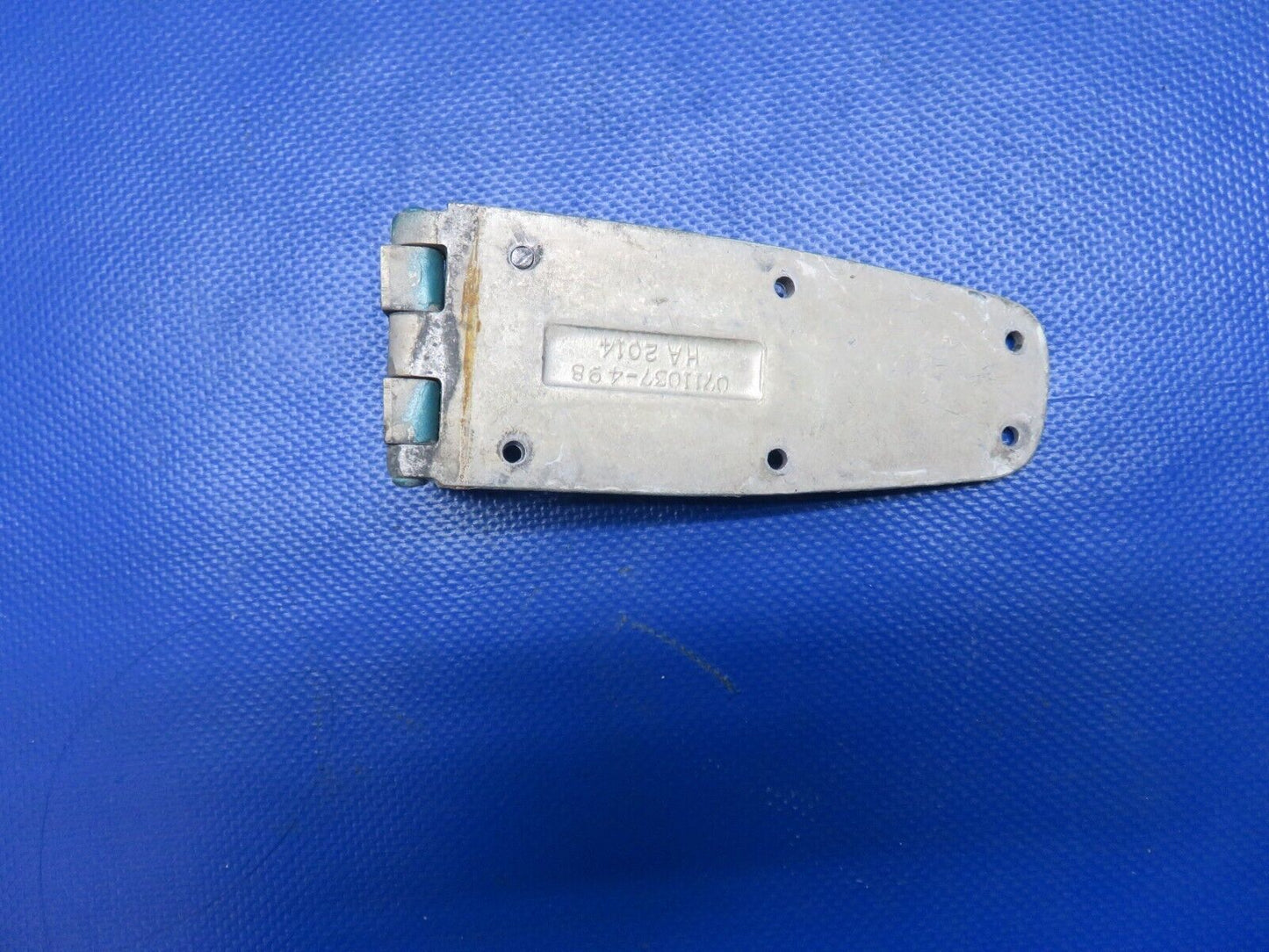 Cessna Cabin Door Hinge Assy LH Lower / RH Upper P/N 0711037-498 (0724-1847)