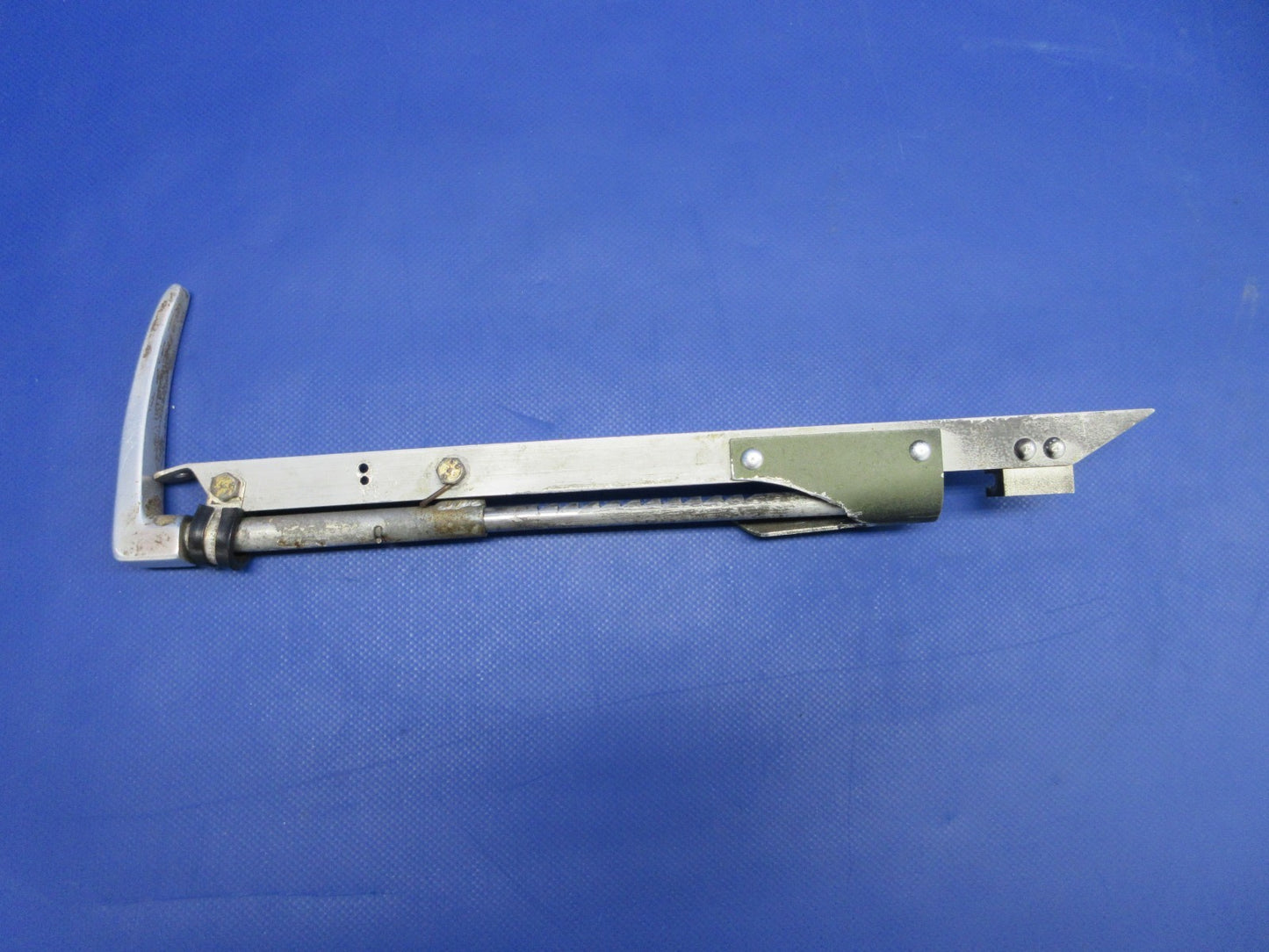=Cessna 182 / 182L Parking Brake Handle P/N 0713693-2 (0226-1031)12