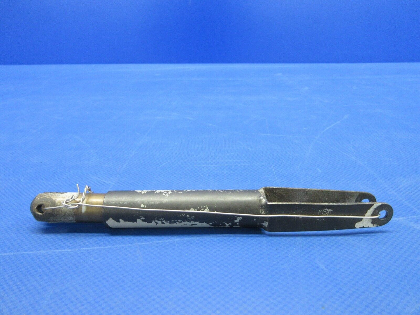 Cessna 210 Main Gear Downlock - Serviceable P/N 1241643-2 (0424-1281)