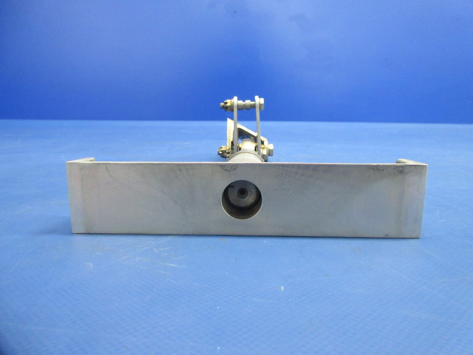 Enstrom 280FX Belt Tension Idler Actuator Yoke End P/N 28-13299-1 (1124-804)6