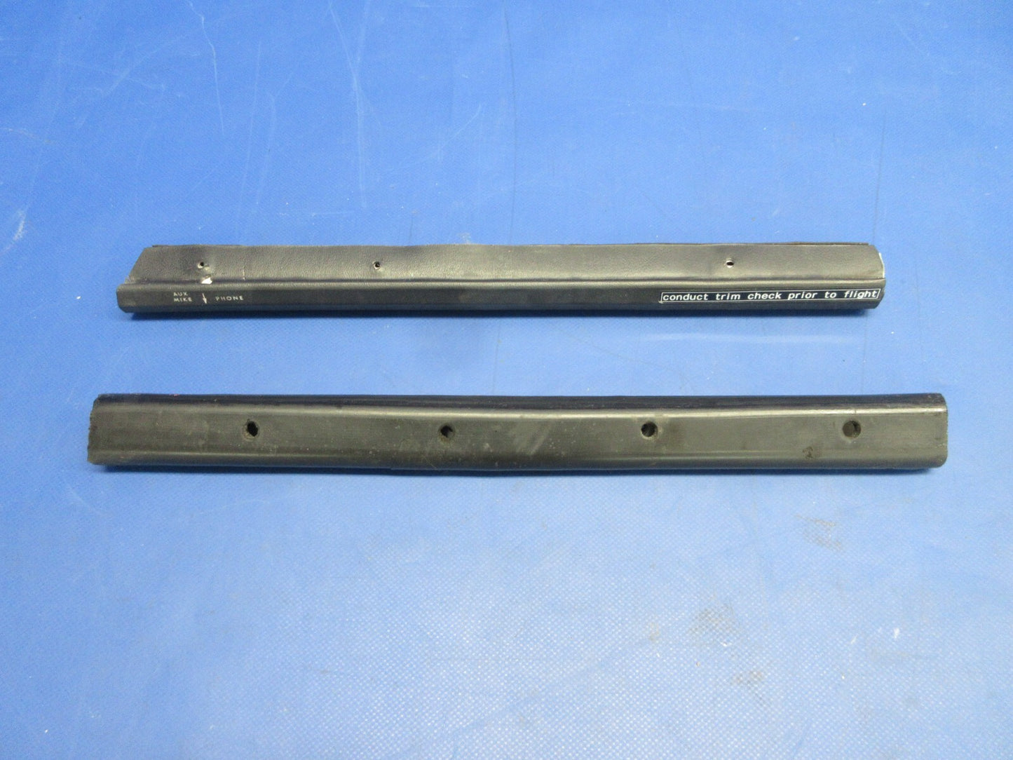 Cessna 337 / P337H Instrument Panel Safety Pad LH & RH P/N 1514130-4 (0724-1319)4