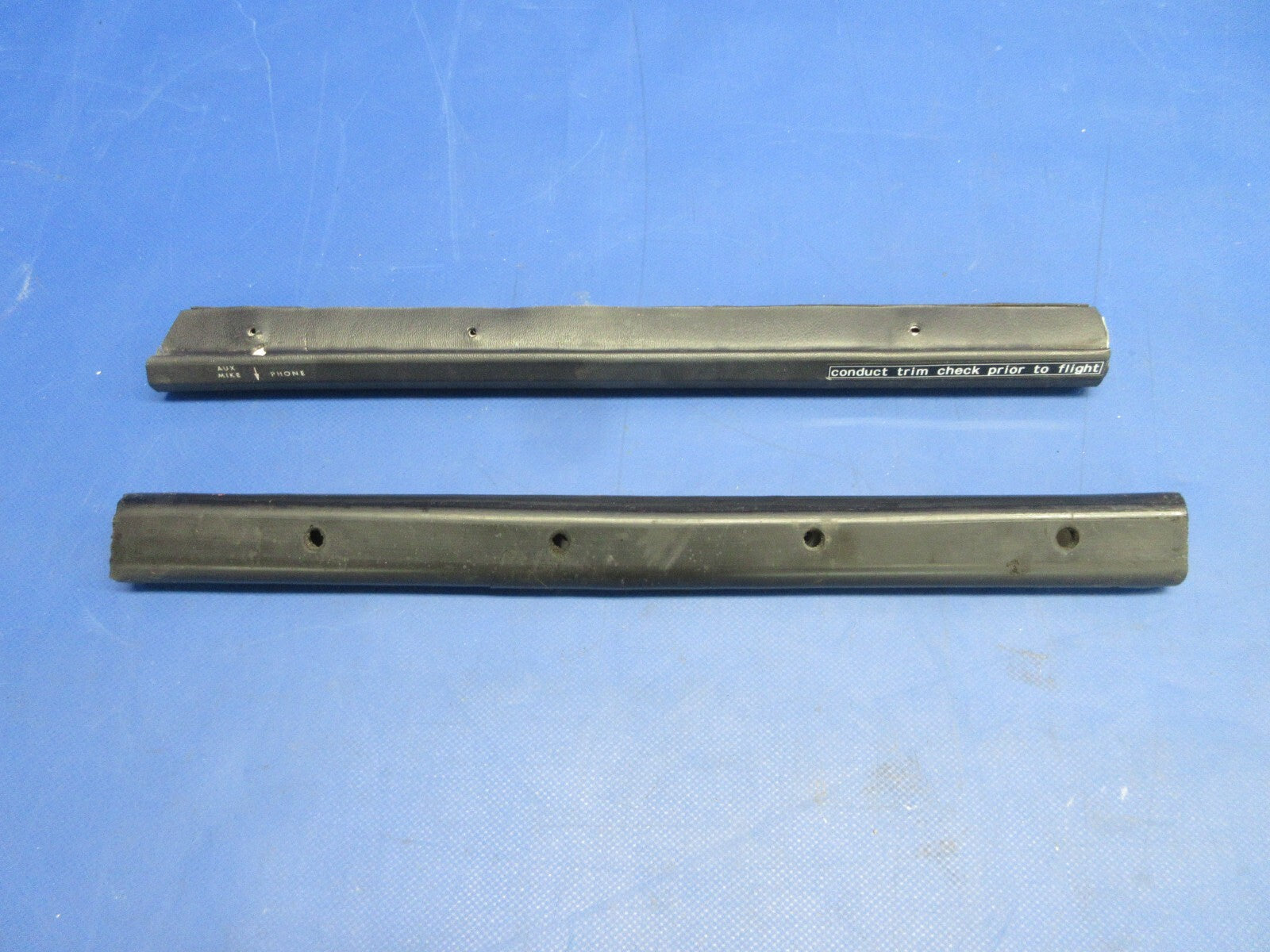 Cessna 337 / P337H Instrument Panel Safety Pad LH & RH P/N 1514130-4 (0724-1319)4