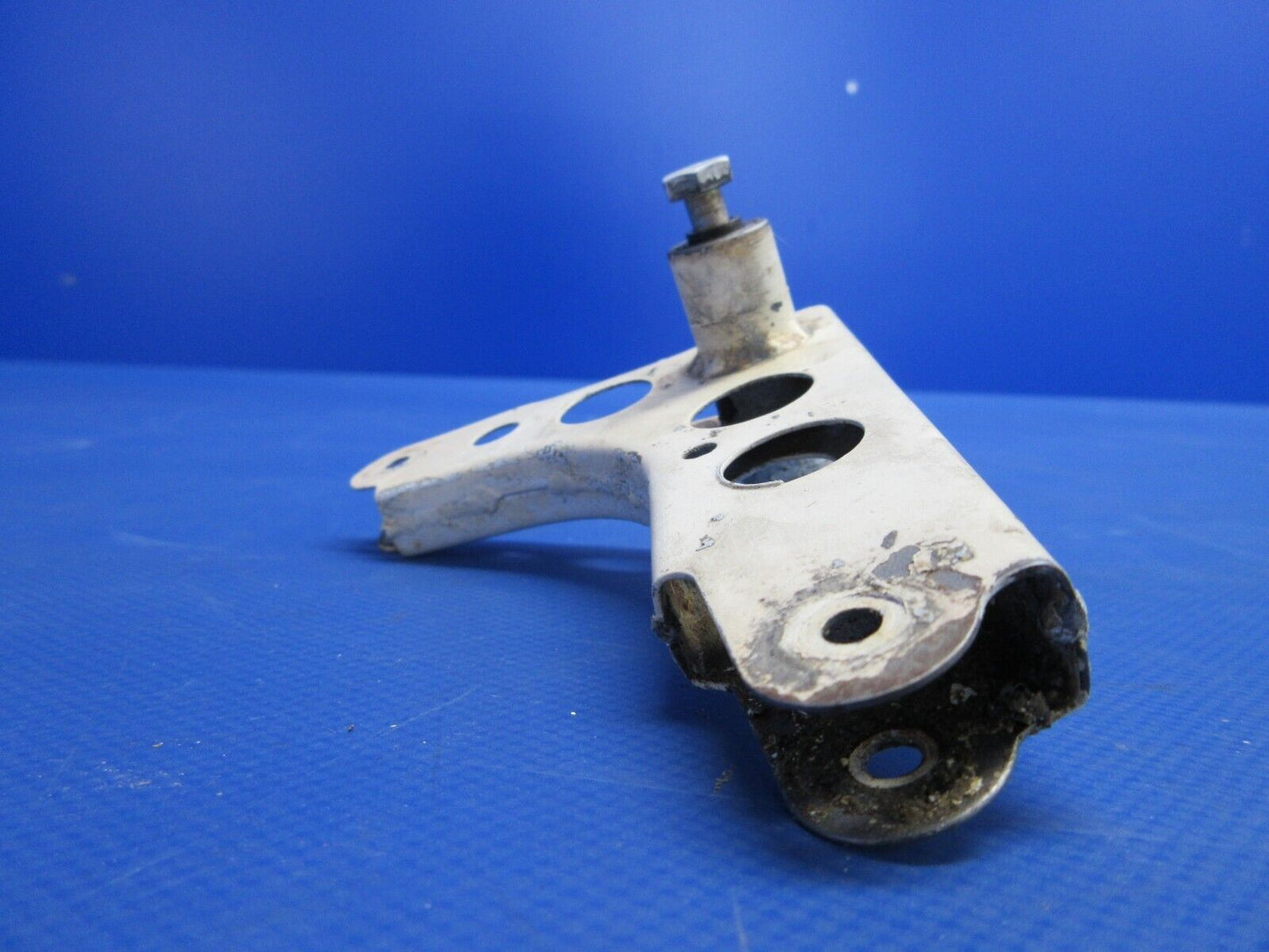 Cessna 337 / P337H Skymaster OTBD Flap Actuator Bellcrank 1462023-8 (0724-724)