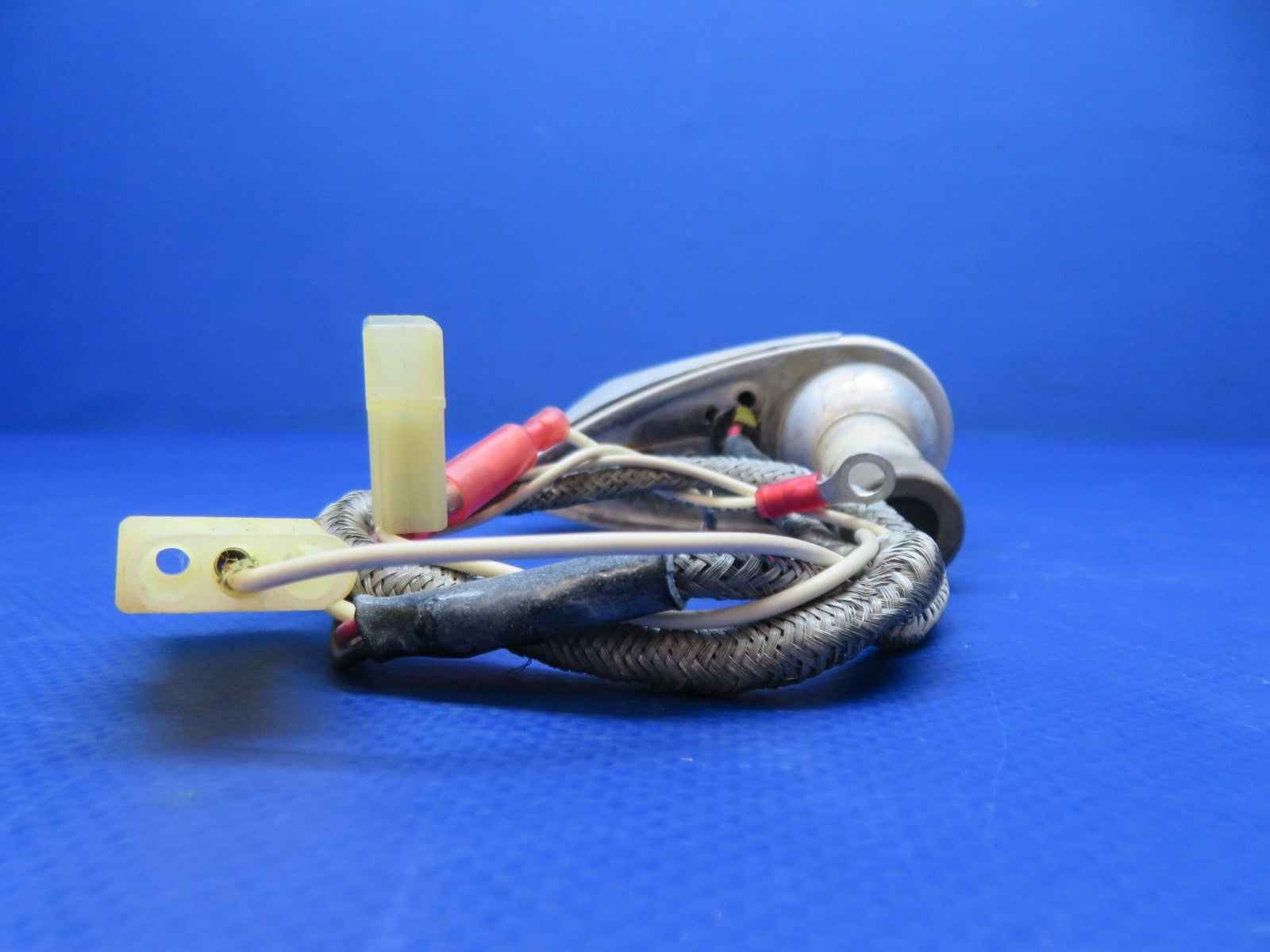 Beech F35 Bonanza RH Wing Tip Light w/ Strobe P/N 35-361702-4 TESTED (0326-193)6