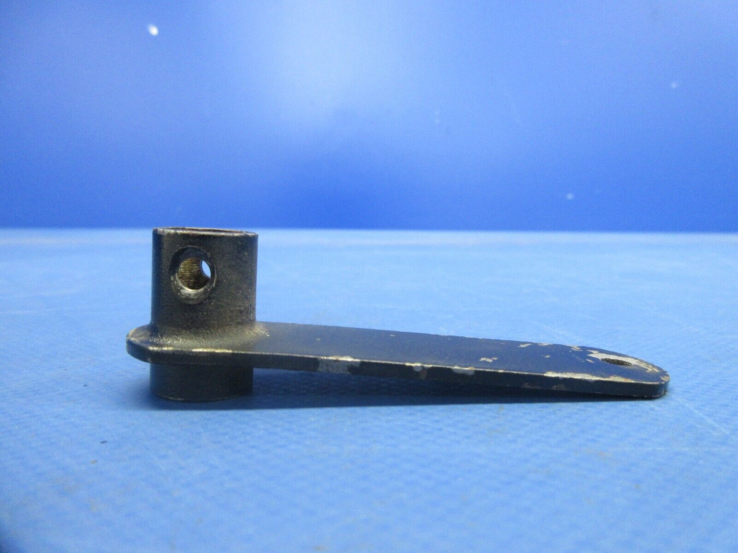Piper PA-32RT-300T Lance II Fuel Selector Control Arm Assy 69092-02 (0924-878)