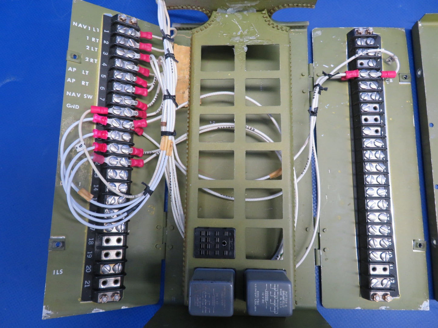 Cessna 421 Terminal Box P/N 353-19-10-386 (0726-457)10