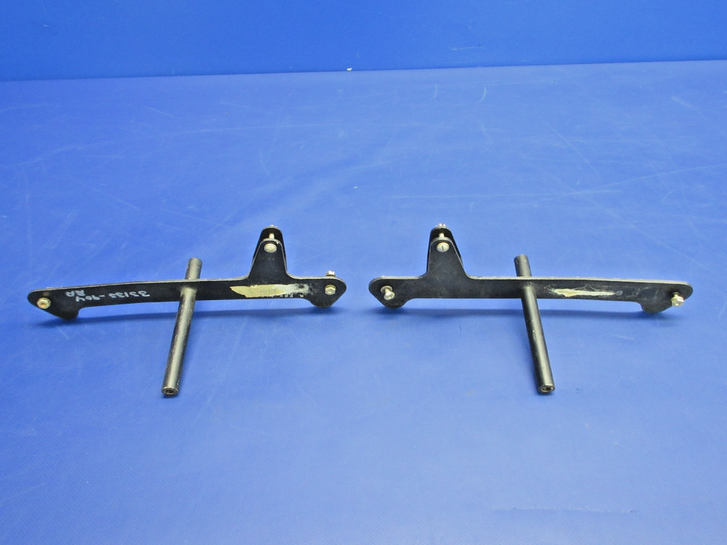 Piper PA-28 Aileron Bellcrank LH & RH P/N 35614-10 & -11 (0426-737)0