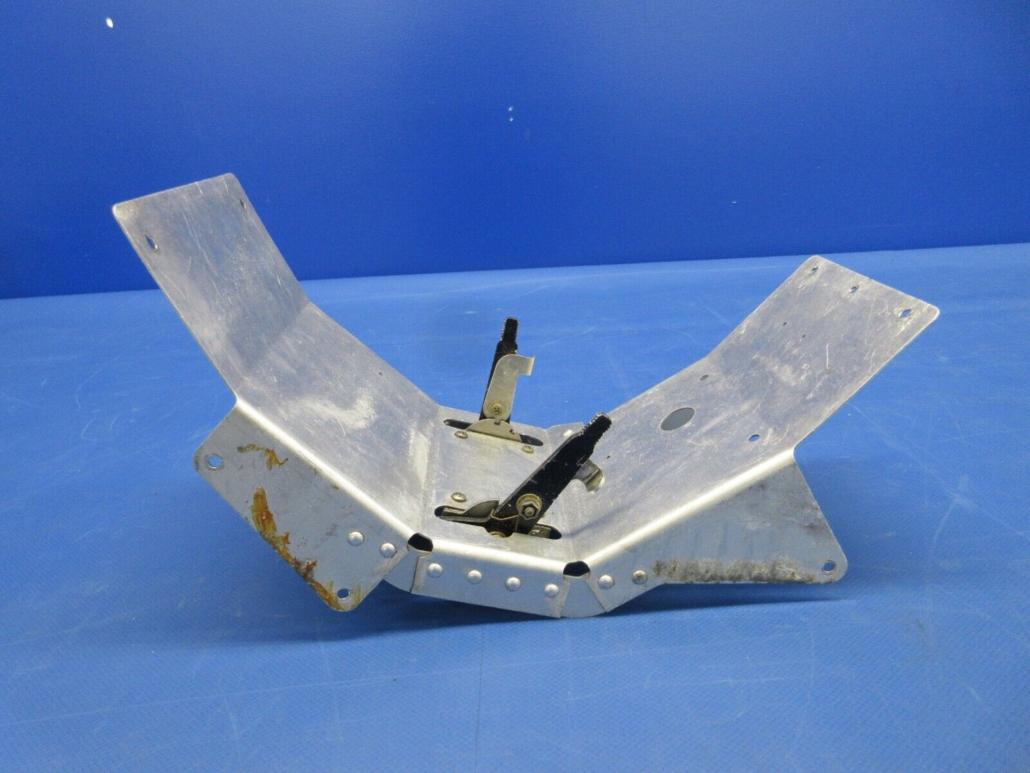 Piper PA-34-200T Cowl Flap Control Console Assy P/N 96453-00 (0524-2069)