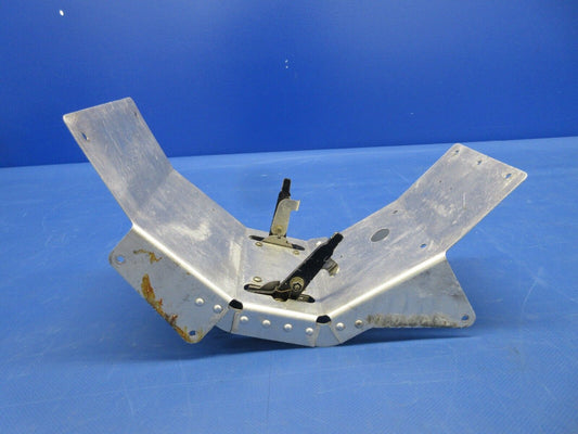 Piper PA-34-200T Cowl Flap Control Console Assy P/N 96453-00 (0524-2069)