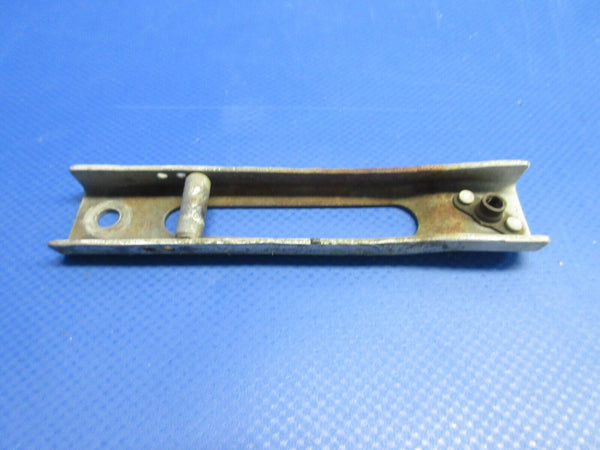 Beech 95 / D95A Travel Air Cabin Door Upper Latch 35-410456-27 (0524-1091)