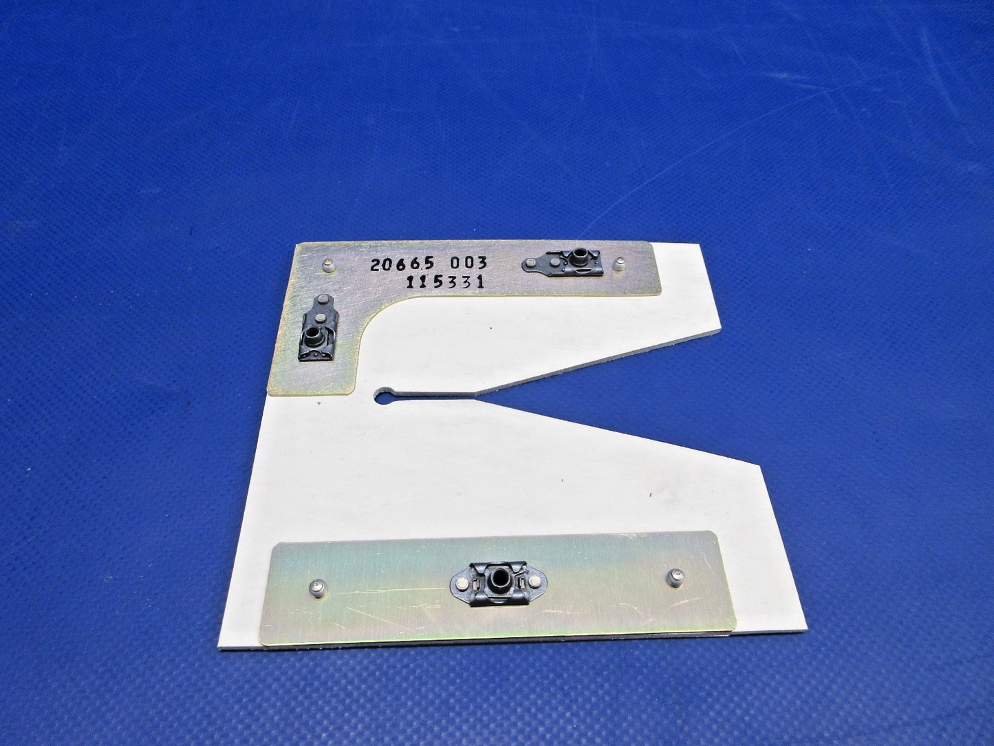 Cirrus SR20 / SR22 Nose Landing Gear AFT Cowl Seal P/N 20665-003 NOS (0426-742)2