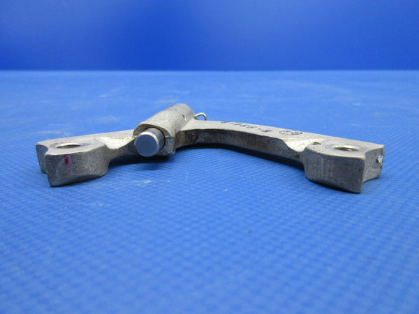 Beech 95 / D95A Travel Air Hartzell Blade Prop Bracket P/N B-984-2 (0524-1081)