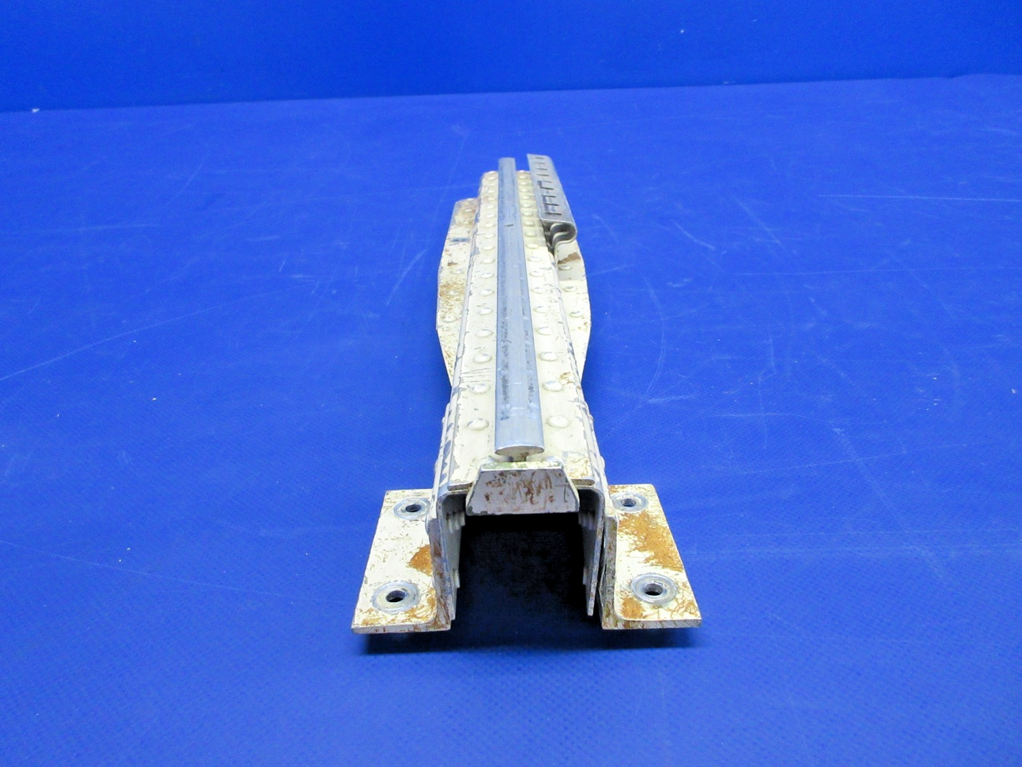 Cessna 310 / 310I RH Seat OTBD Track P/N 0812987-6 (0326-864)5