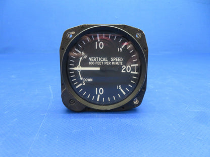 Beech F35 Bonanza U.I. Vertical Speed Indicator P/N 7000 WARRANTY (0526-113)2