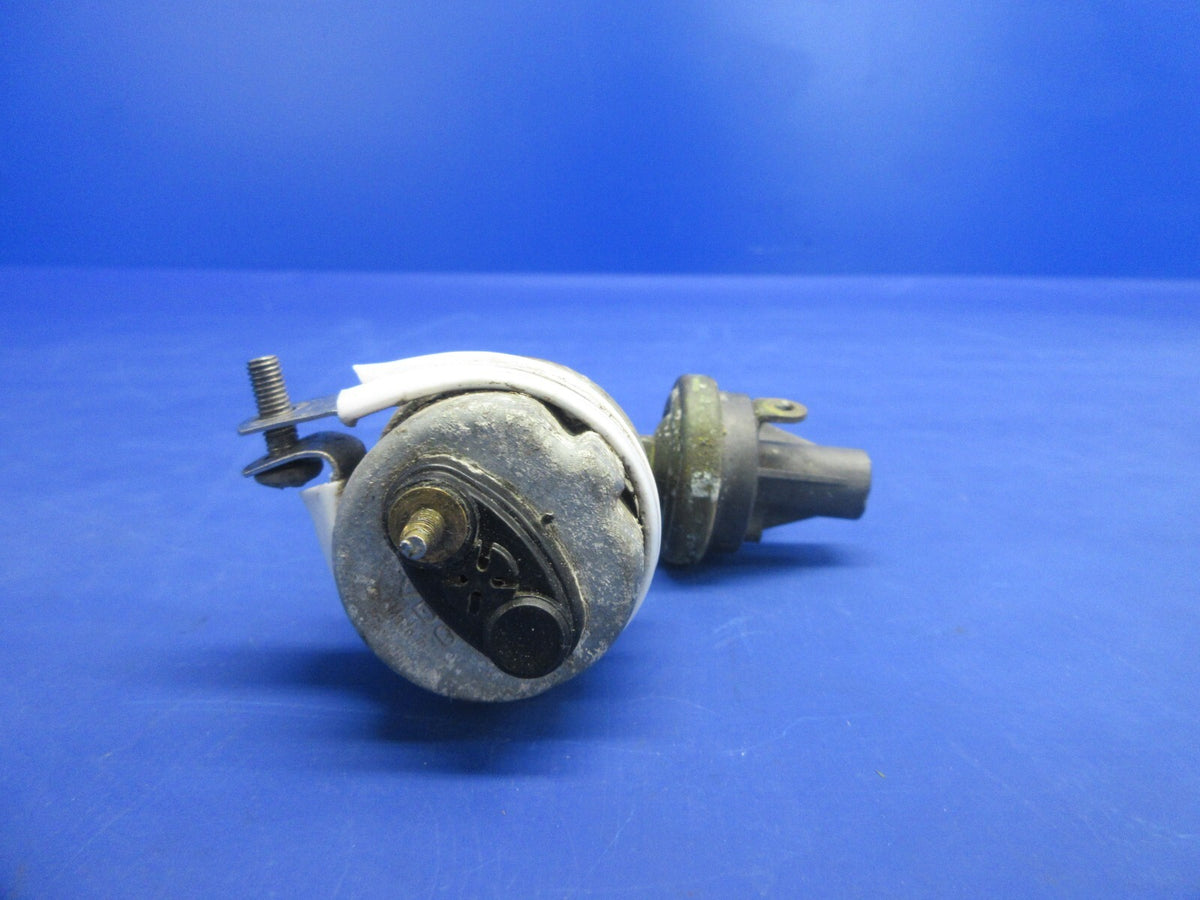 Piper PA-38-112 Tomahawk Fuel Pressure Transducer P/N 486-439 (0525-827)7
