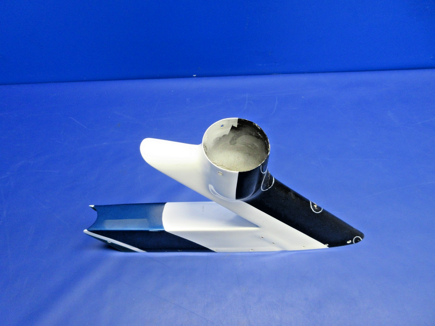 Cessna 310 / 310I Vertical Fin Tip w/Rotating Beacon Adapter 0831360-1 (0326-9511