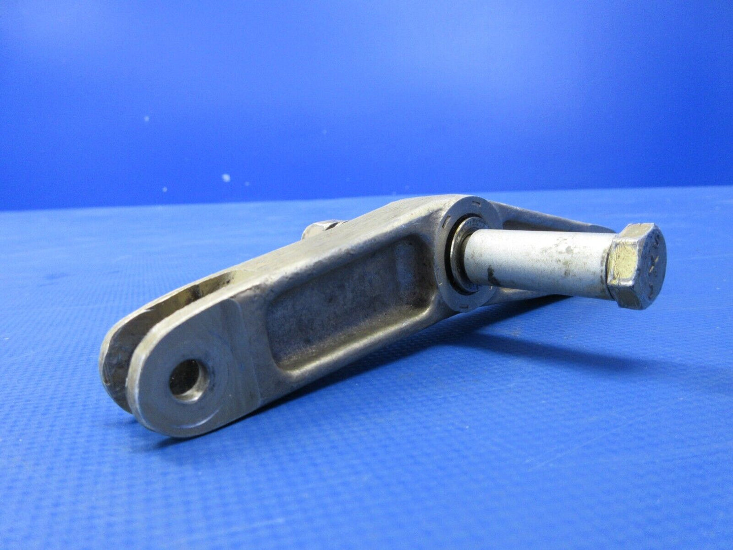 Cessna 337 / P337H Nose Gear Steering Bellcrank Assy P/N 1542014-495 (0724-1292)