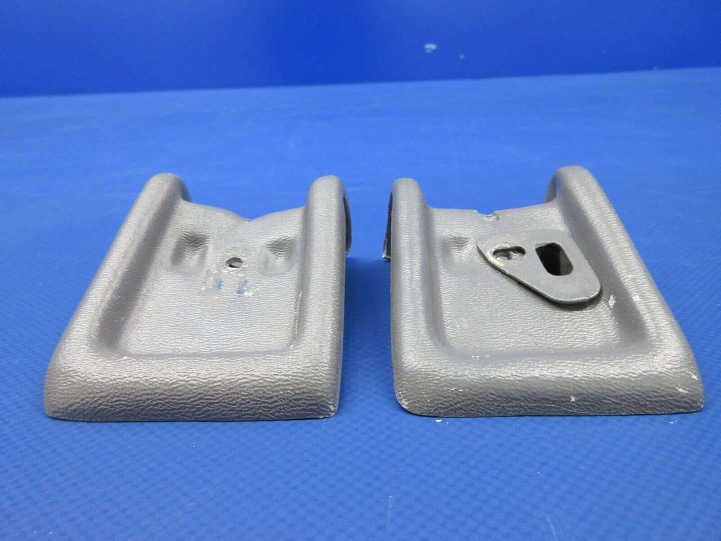 Beech 95 / D95A Travel Air Cabin Window Exit Handle RH 35-415312-4 (0524-1149)