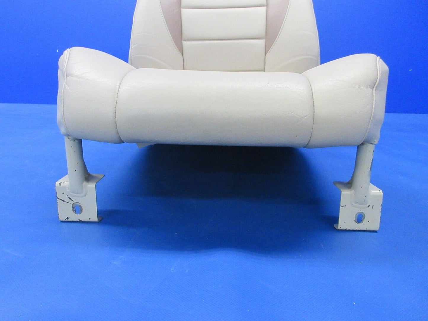 Piper PA-32RT-300T Center Aft Facing Seat Assy RH P/N 37799-02 (0924-1421)