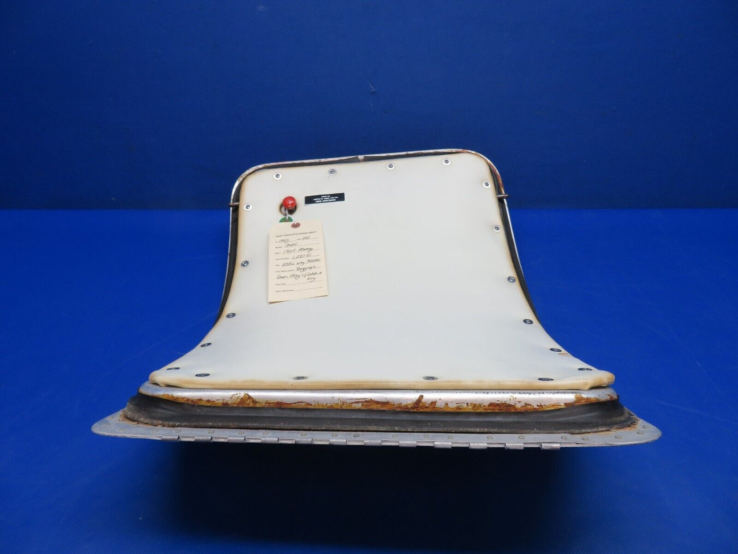 Mooney M20 / M20E Baggage Door Assy w/ Latch & Key P/N 3336 (0424-133)