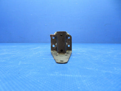 Cessna 337 / P337H Skymaster Front Lower Door Latch Assy 1511408-161 (0824-194)