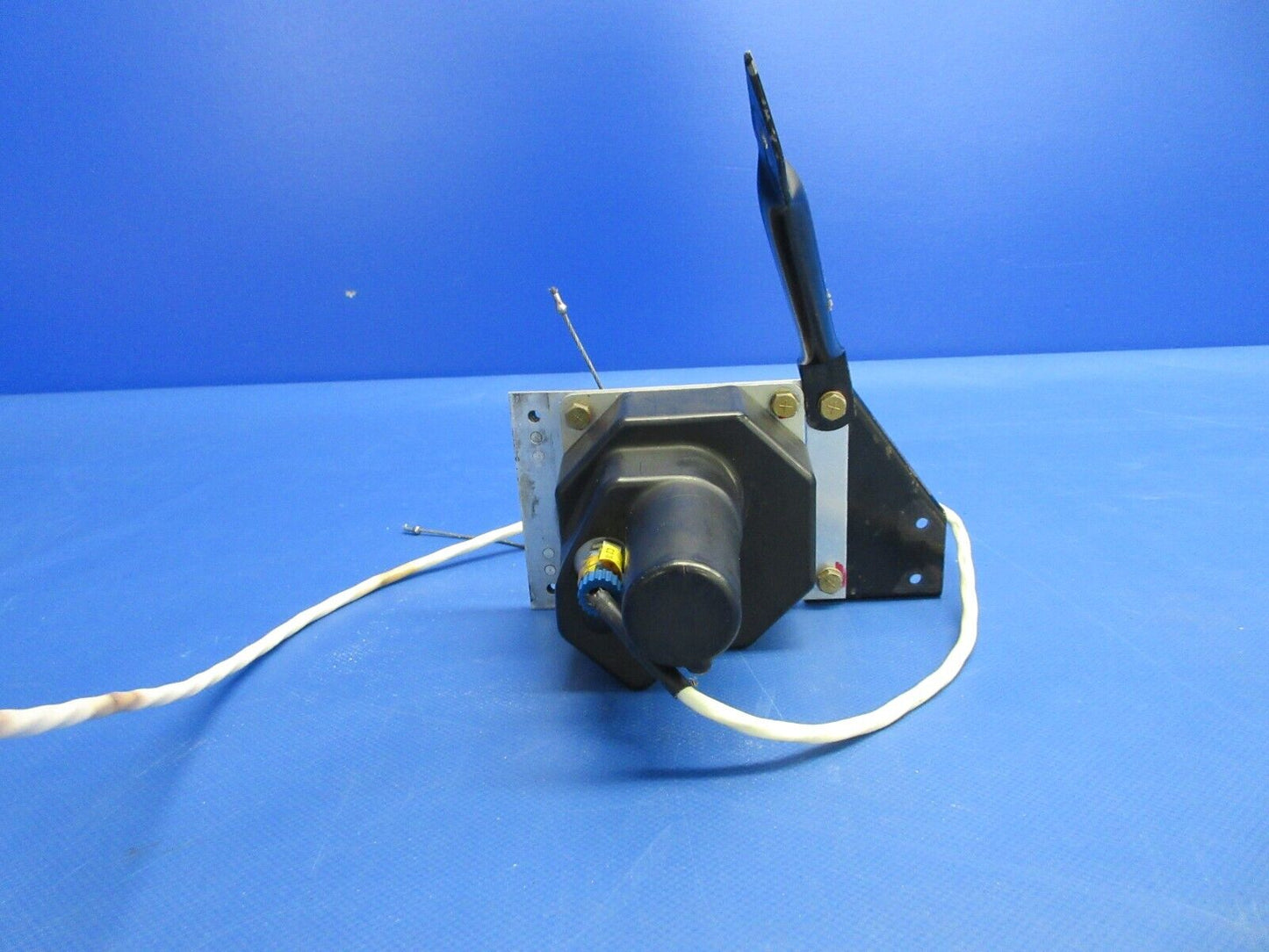 Piper PA-34-200T Edo-Aire Mitchell Pitch Servo P/N 1C508-1-487P (0524-1900)