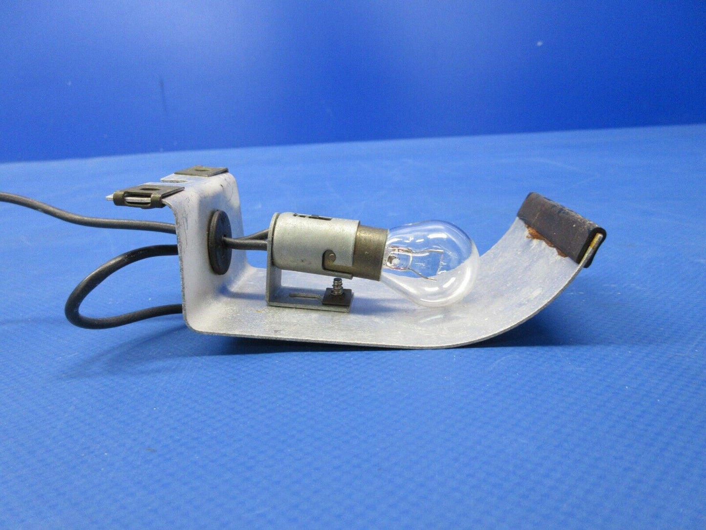 Cessna 177 / 177B Cardinal Courtesy Light Assy P/N 1222128-1 (0824-1263)