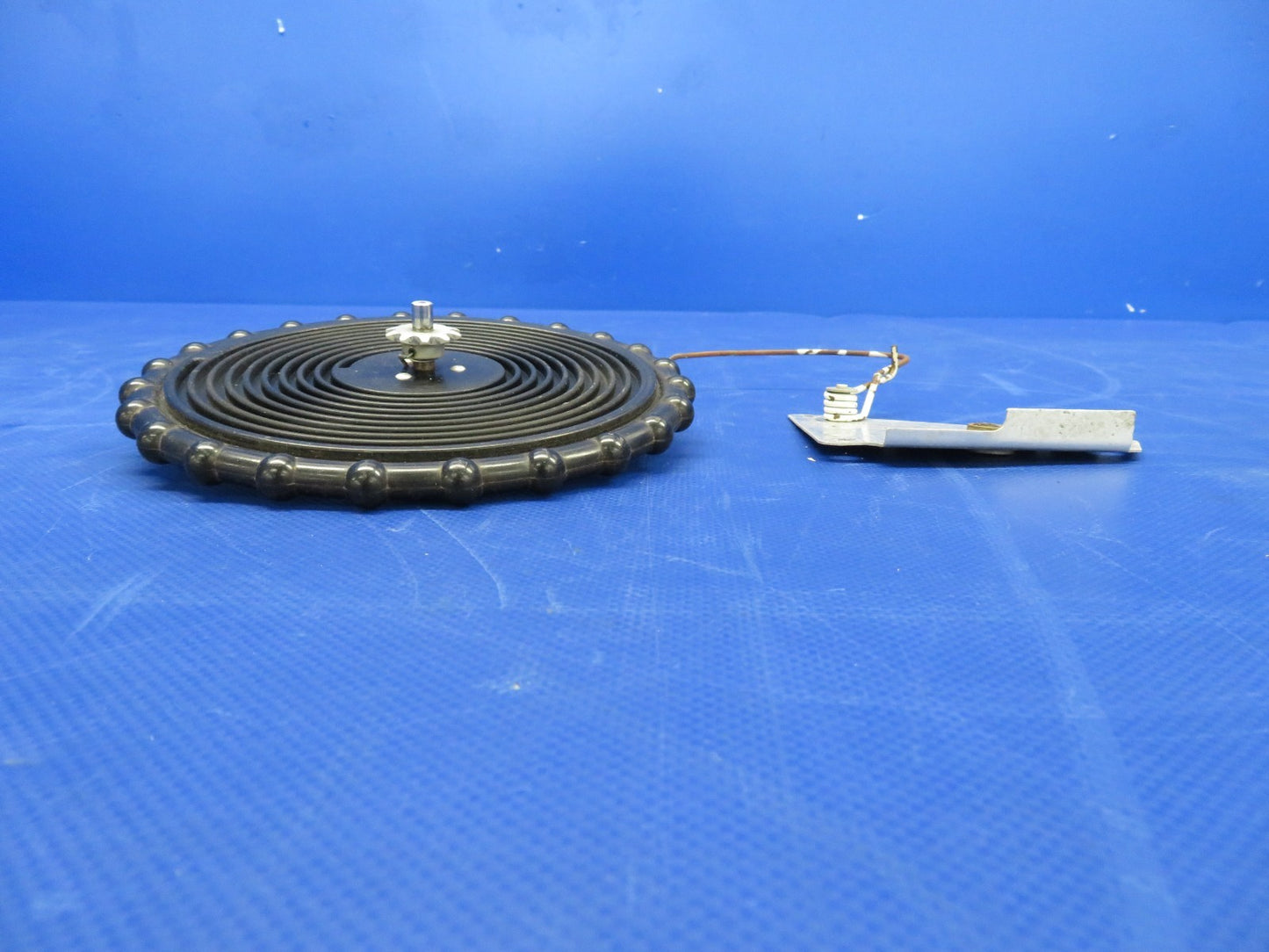 Cessna 172M Elevator Trim Wheel & Indicator P/N 0713642-1 (0826-409)4