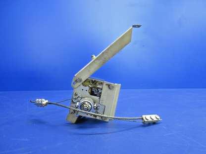 Beech D95A Travel Air Edo-Aire 1C465-1-303R Mitchell Roll Servo (0326-921)2