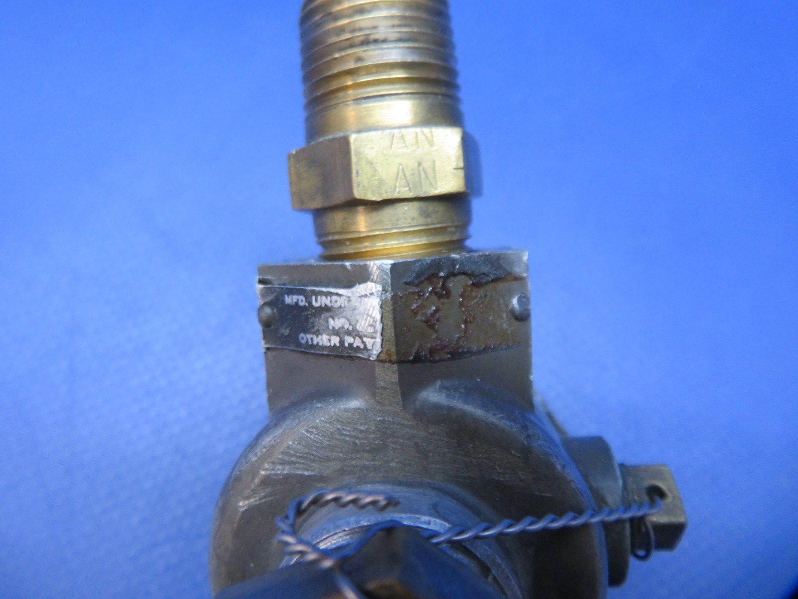 47031572
