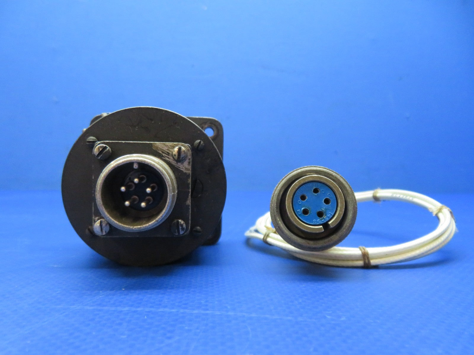 Cessna 421 Dual Fuel Gauge w/ Connector P/N CM2646L3 TESTED (0326-166)9