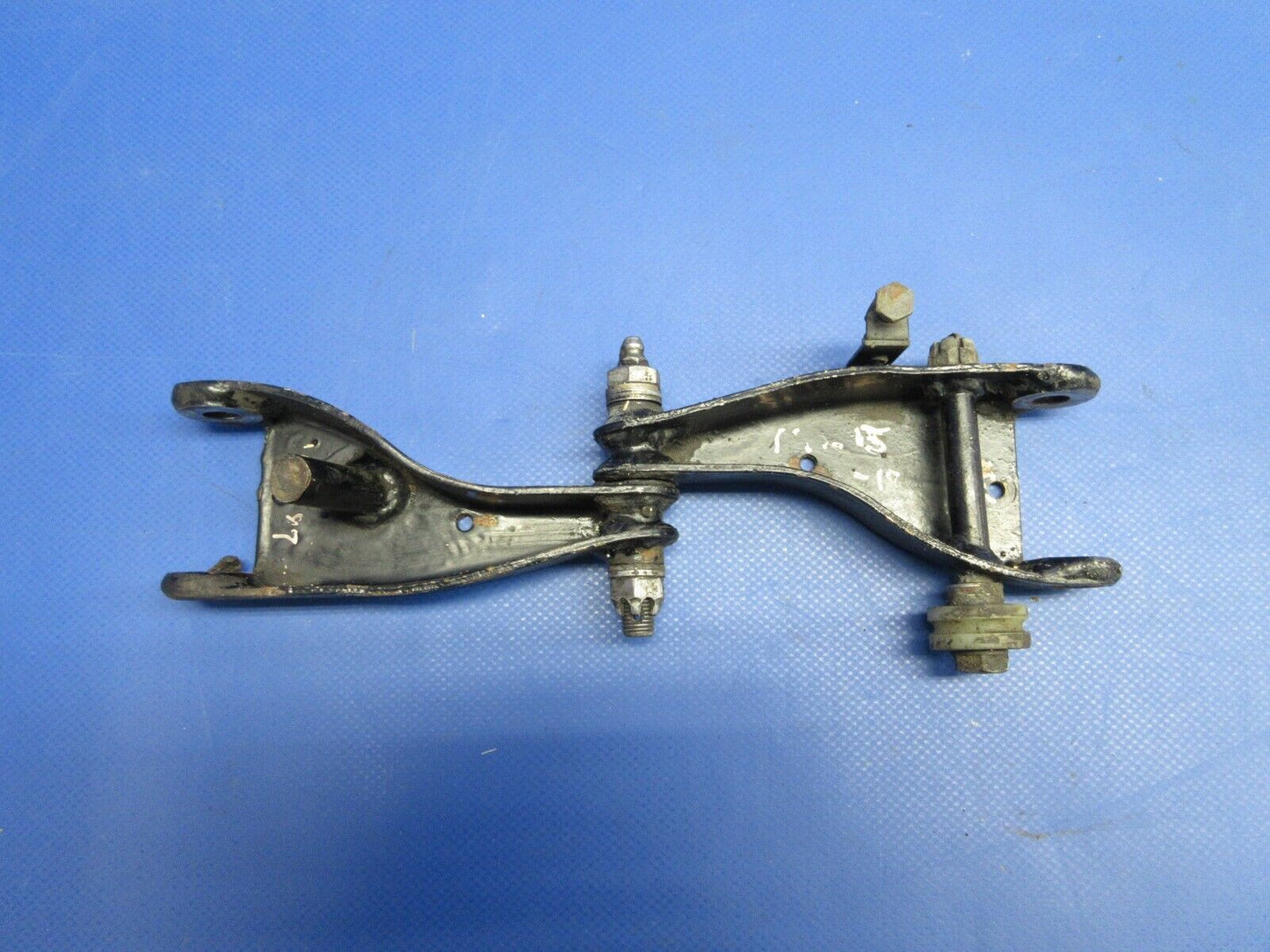 Bellanca 17-30A Viking Main Gear Nutcracker Link P/N 194209-10 (0524-1273)