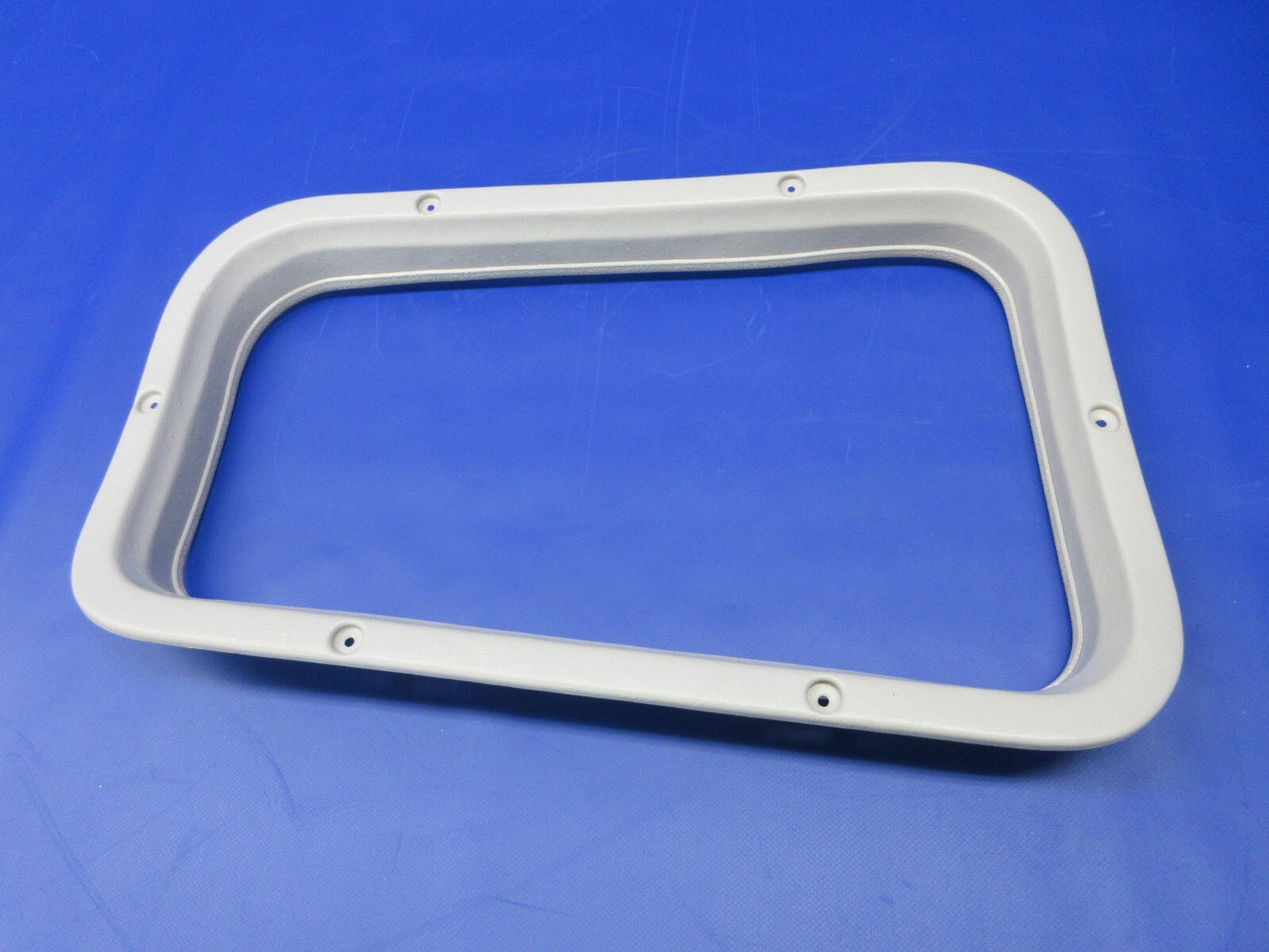 1996 Piper PA-28-181 Archer III RH FWD Window Reveal P/N 84277-19 (1224-2010)0