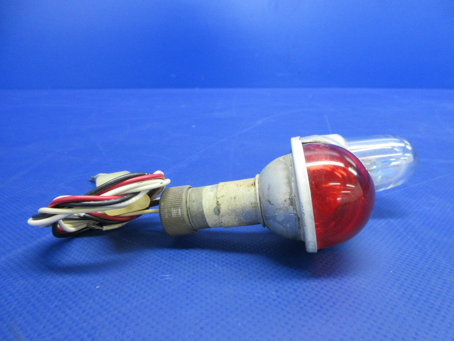 Beech F35 Bonanza LH Wing Tip Light w/ Strobe P/N 35-361702-2 TESTED (0626-897)7