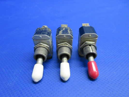 Cessna 310 / 310I Cutter-Hammer Toggle Switch P/N AN3021-2 LOT OF 3 (0326-815)0