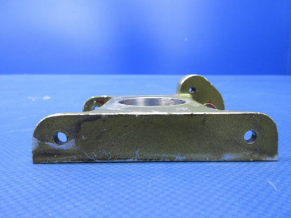 Piper PA-34-200T Seneca II RH Flap Torque Tube Fitting P/N 62421-01 (0524-1243)