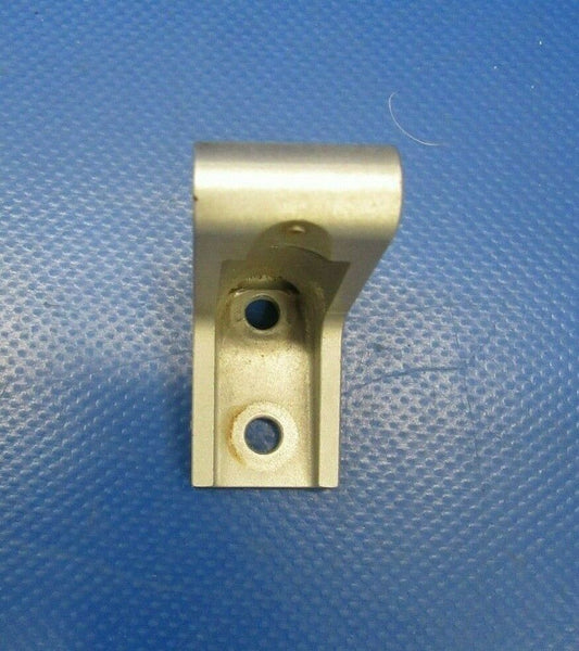 Diamond DA-40-180 Hinge Aileron DA4-5710-00-53 (0319-71)