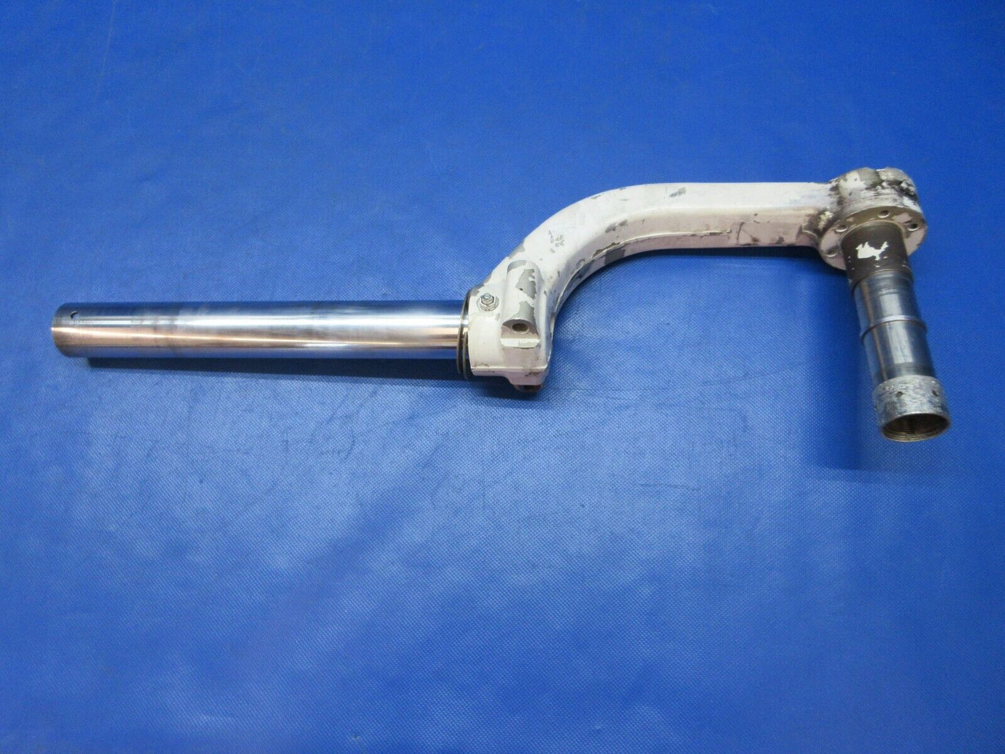 Piper PA-34-200T Seneca II Main Gear Strut, Fork & Axle P/N 67037-06(0924-1410)