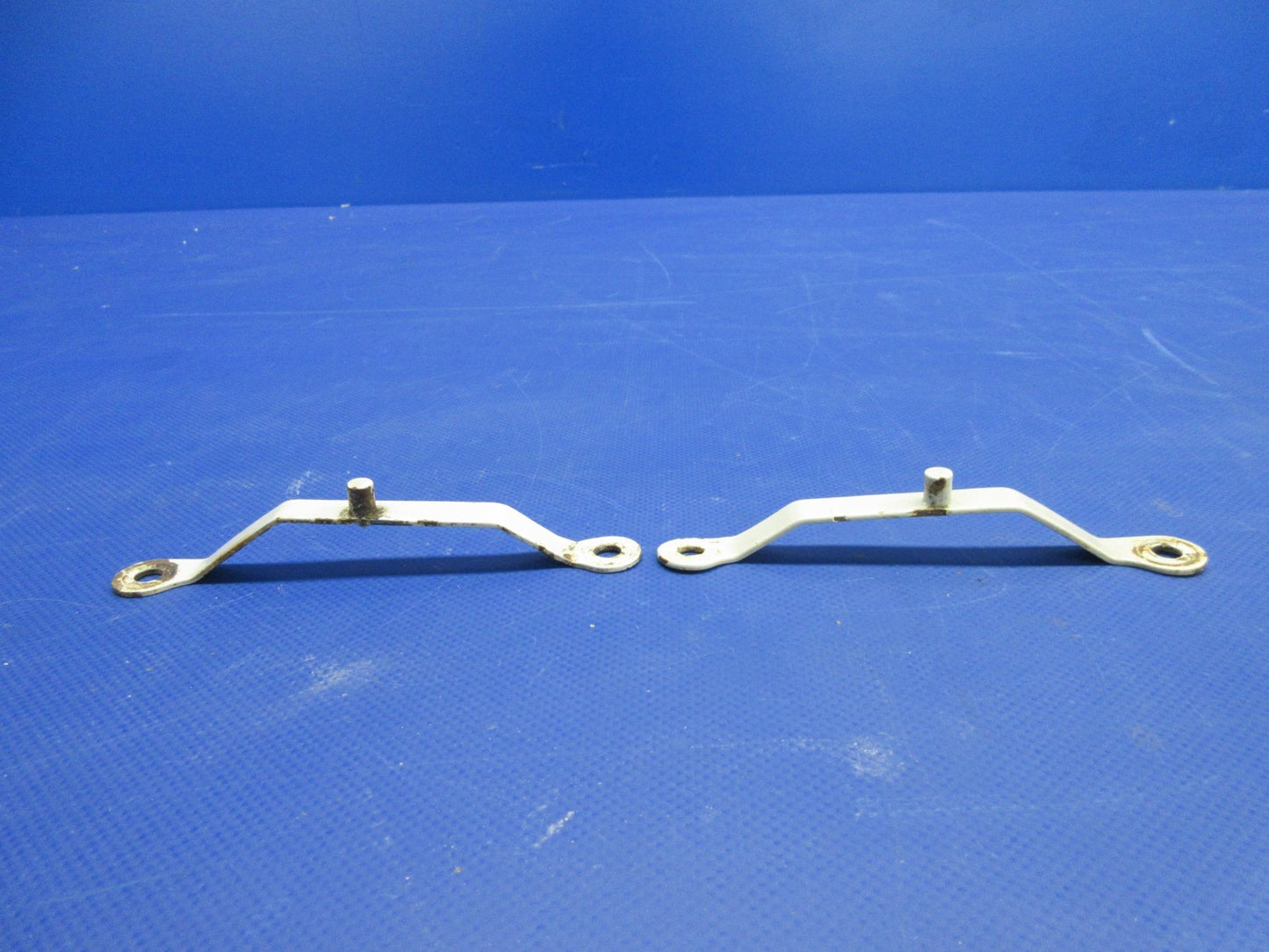 Globe Landing Gear Stop Brackets P/N 11-313-2997L &-2997R LOT OF 2 (0326-781)10