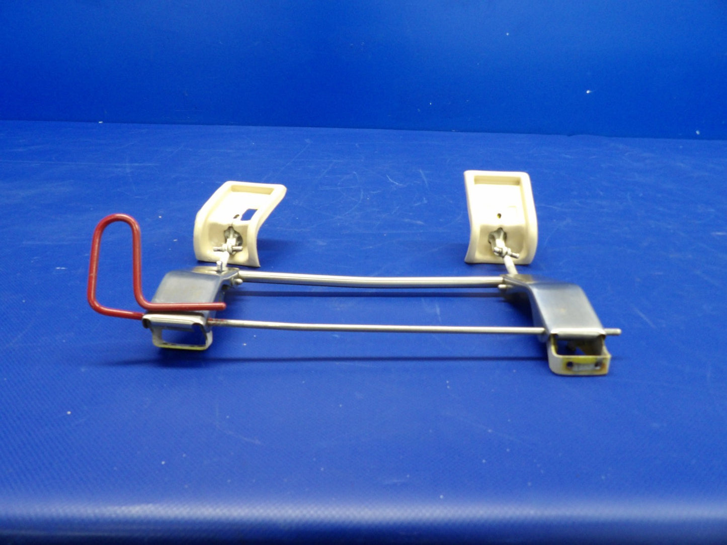 Beech D95A Travel Air LH Emergency Window Handle P/N 35-415312-3 (0226-513)2
