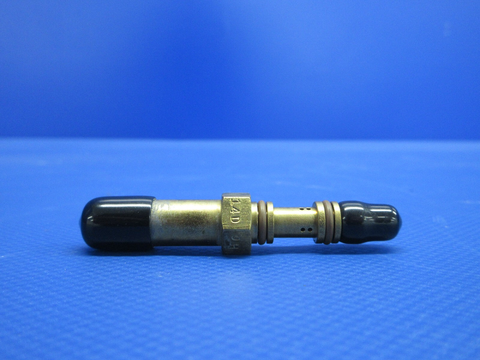 Continental 520 Fuel Injector Nozzles P/N GT14D LOT OF 6 (0124-1256)5
