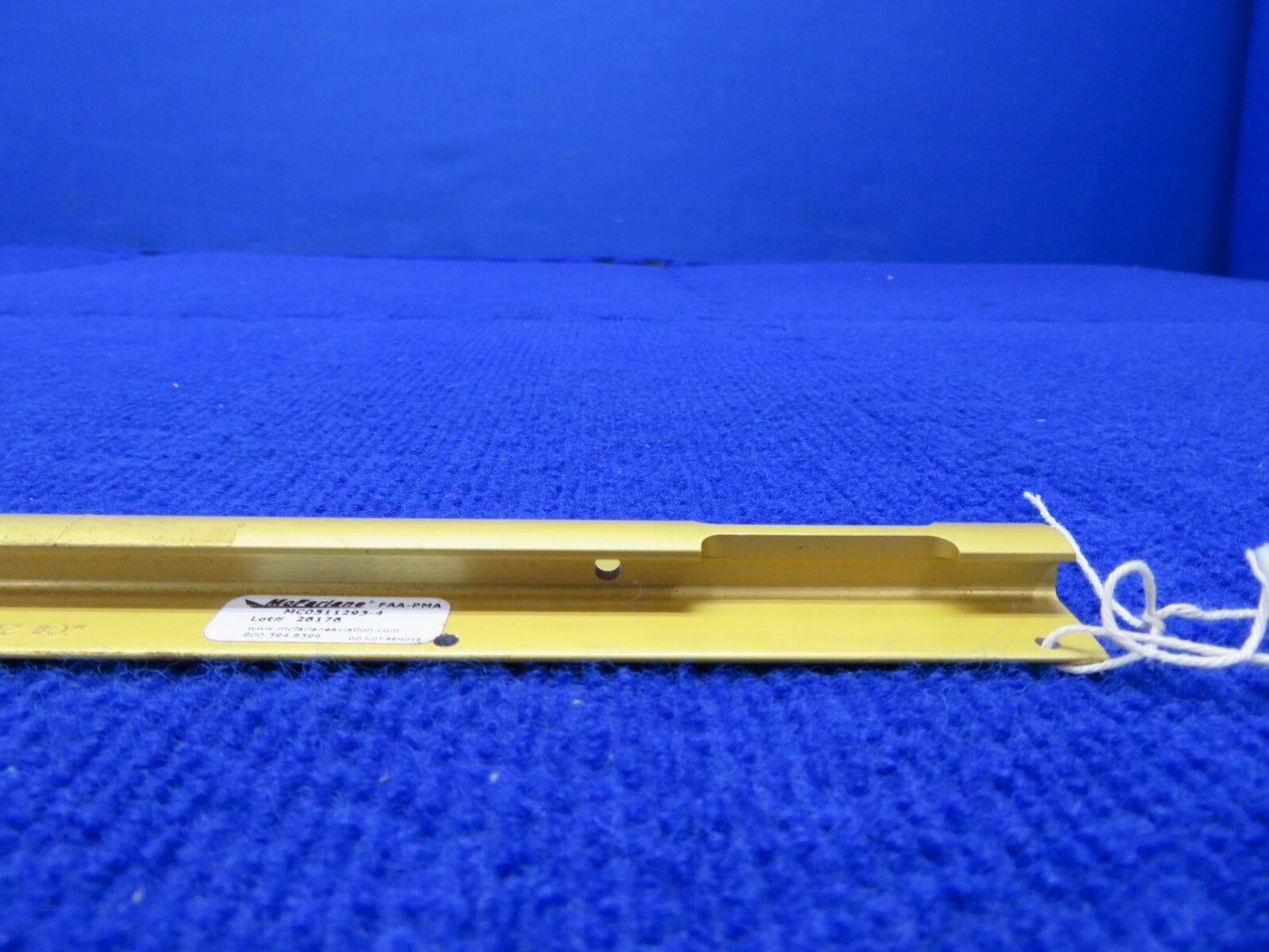 Cessna 172 / 182 / McFarlane Seat Rail RH OTBD NOS P/N MC0511293-4 (0222-377)2
