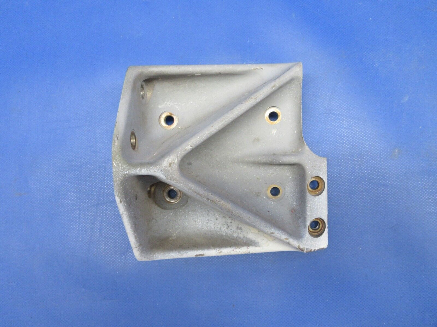 Grumman Yankee AA-1B Main Landing Gear Bracket RH P/N 5701065-2 (0424-1411)