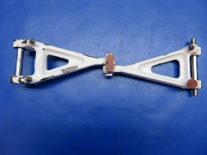 Beech 95 Upper & LWR Nose Gear Torque Knees w/ Pins P/N 35-820107-1 (0624-1807)